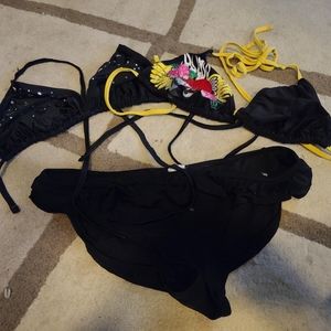 Bikini.. 2 tops 1 bottom
